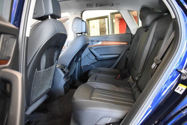 Used 2023 Audi Q5 2.0T Premium w/ Convenience Package AWD/4WD image 18