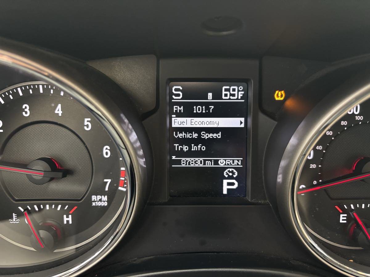 Used 2013 Jeep Grand Cherokee Limited w/ Luxury Group II RWD image 16