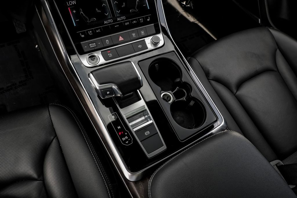 Used 2022 Audi Q8 Premium Plus image 25