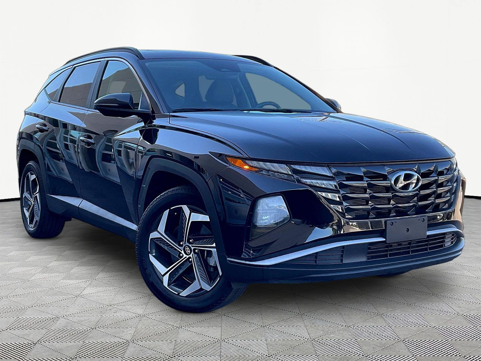 Used 2023 Hyundai Tucson SEL w/ Convenience Package AWD/4WD image 3