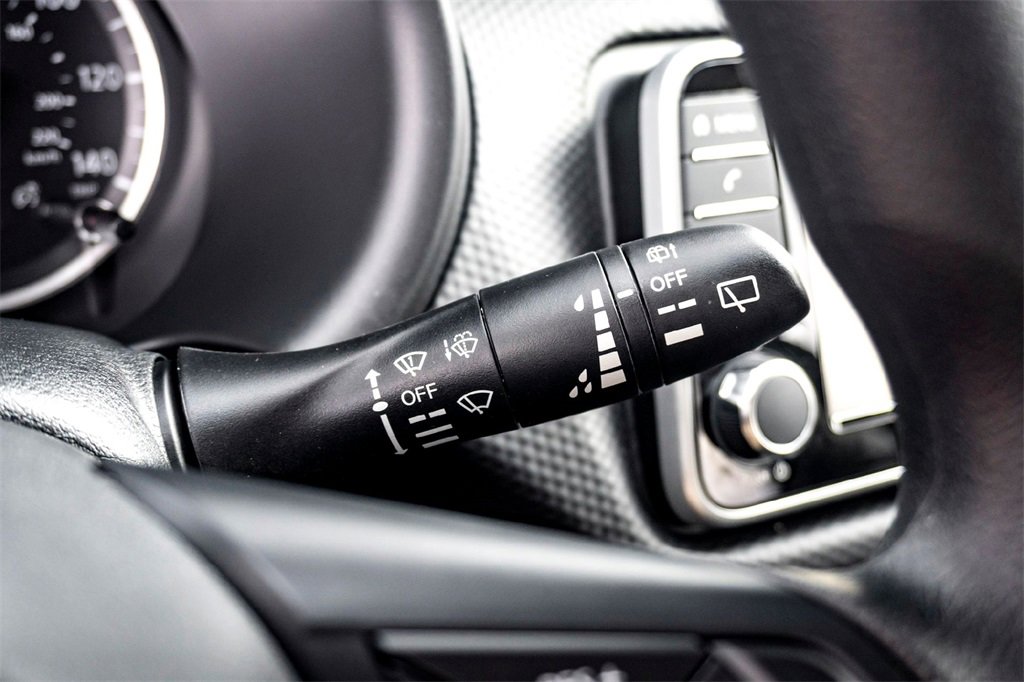 Used 2025 Nissan Kicks Play S image 21