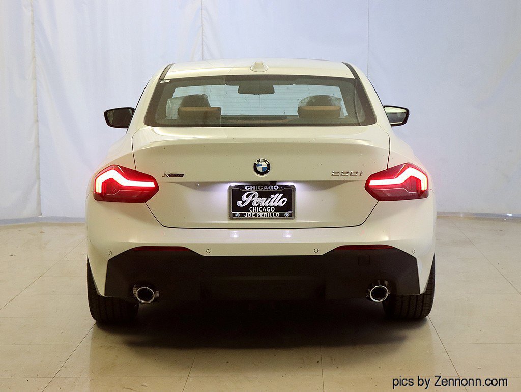 Used 2025 BMW 230i xDrive Coupe w/ Premium Package image 9