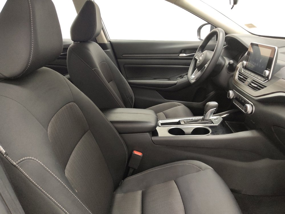 Used 2024 Nissan Altima 2.5 SV image 21