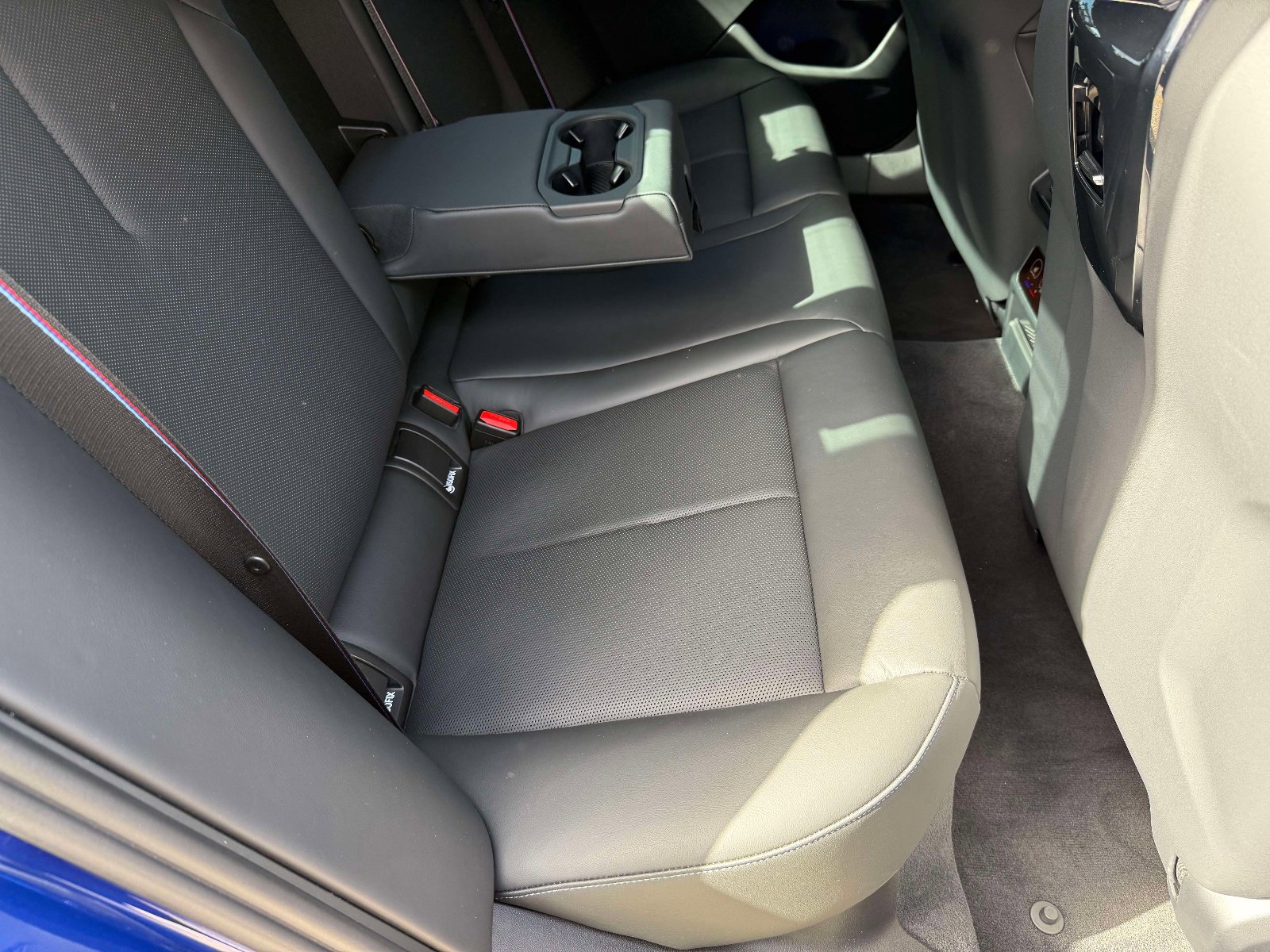 Used 2025 BMW M5 w/ Carbon Package image 30