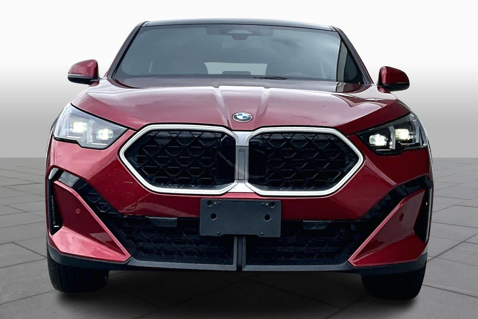 Certified 2025 BMW X2 xDrive28i w/ Premium Package image 3