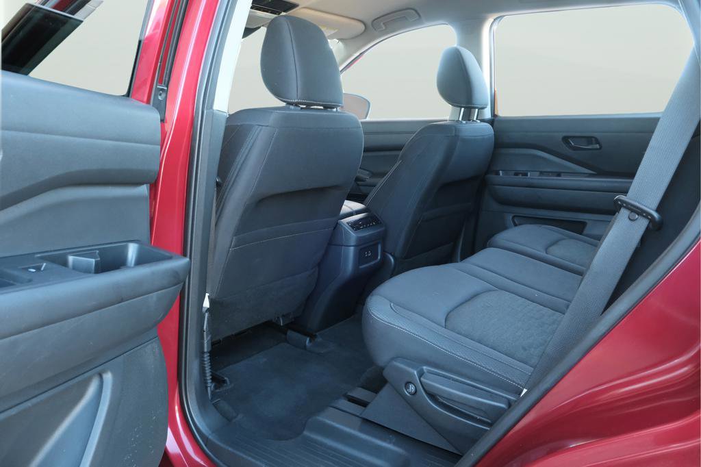 Used 2023 Nissan Pathfinder SV image 22