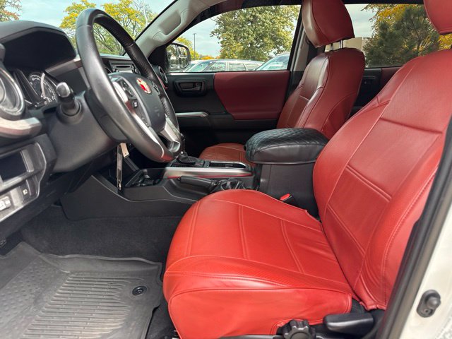 Used 2018 Toyota Tacoma SR5 RWD image 24