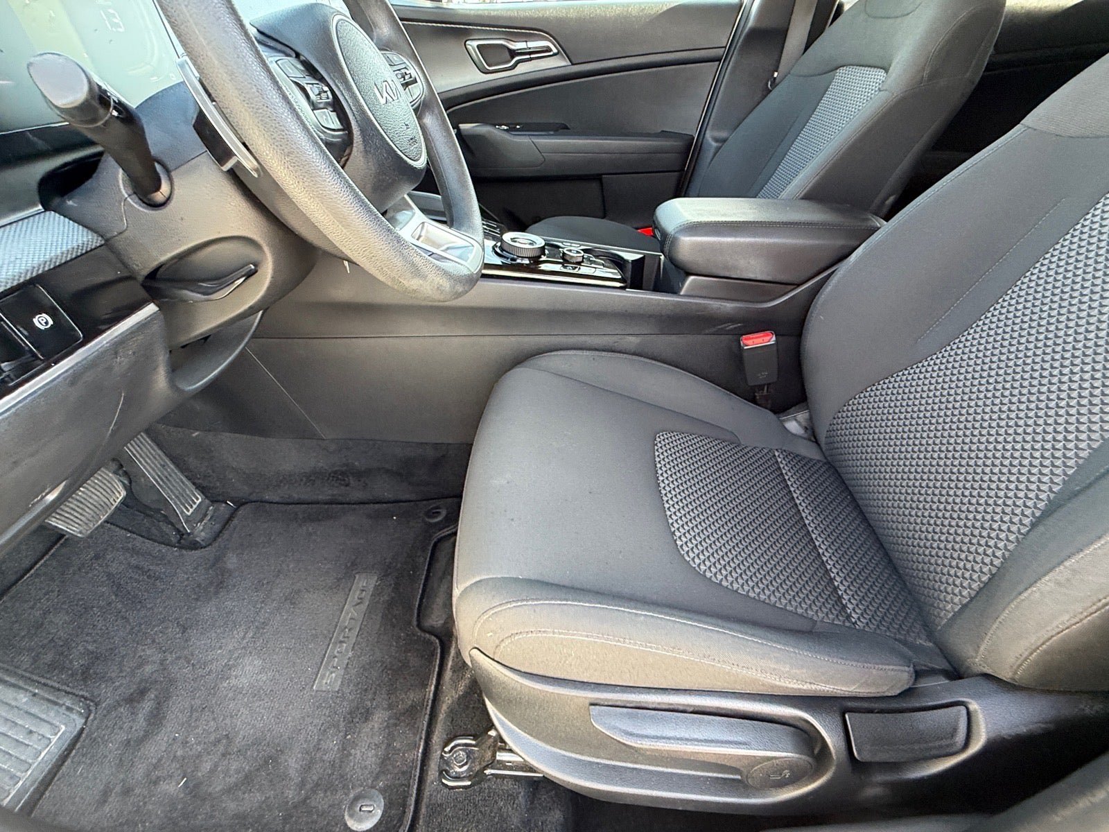 Used 2023 Kia Sportage LX FWD image 12