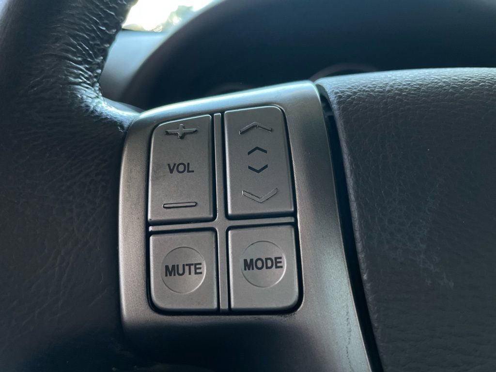 Used 2012 Hyundai Veracruz Limited w/ Entertainment Pkg image 42