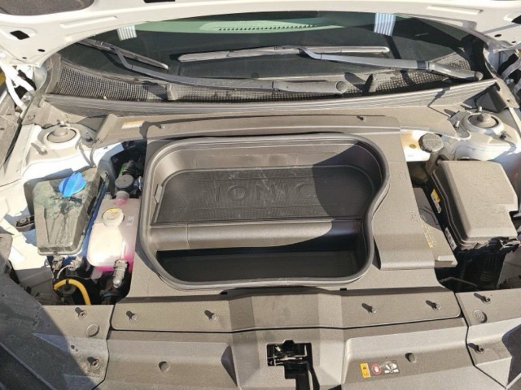 Used 2024 Hyundai Ioniq 6 SEL AWD/4WD image 17