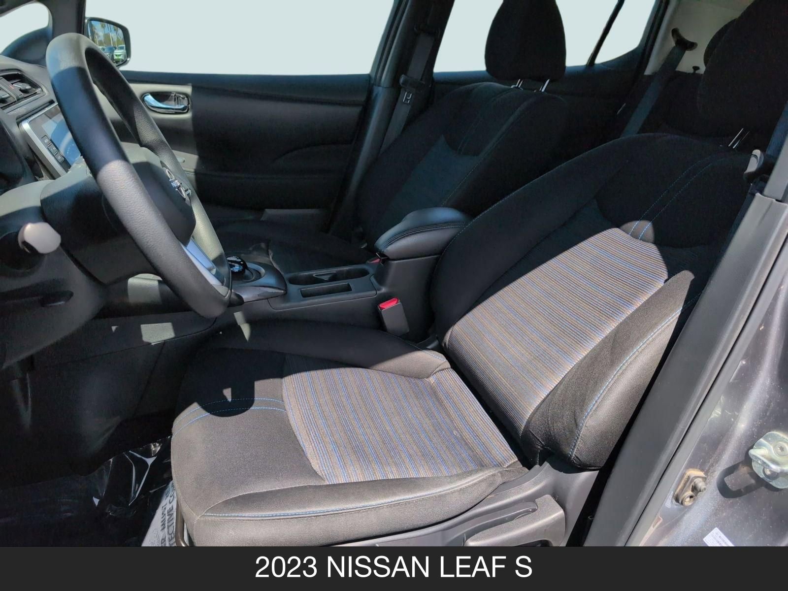 Used 2023 Nissan Leaf S image 11