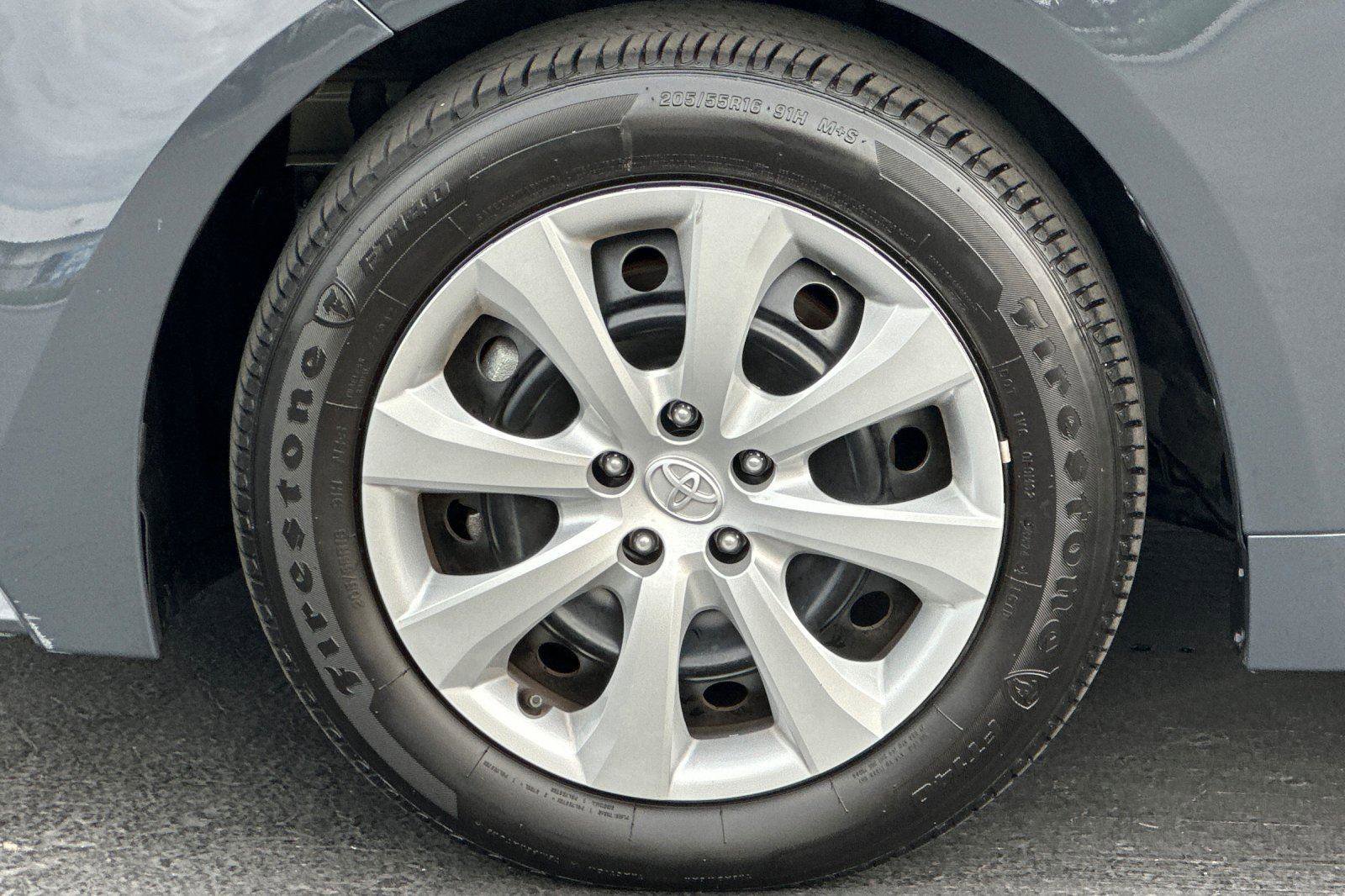 Used 2025 Toyota Corolla LE image 23