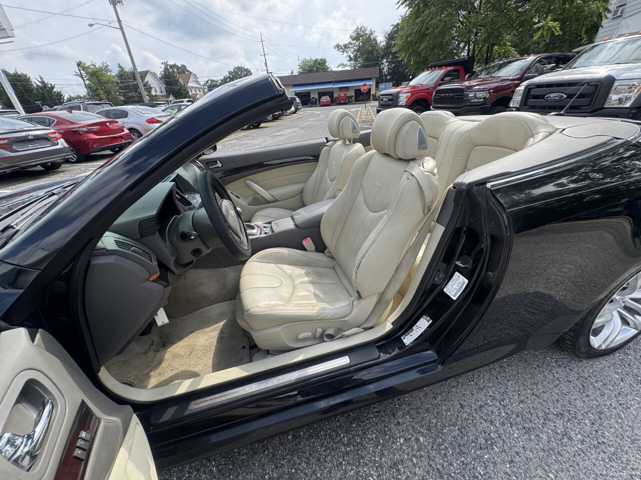 Used 2010 INFINITI G37 Base 2dr Convertible w/ Premium Pkg image 46