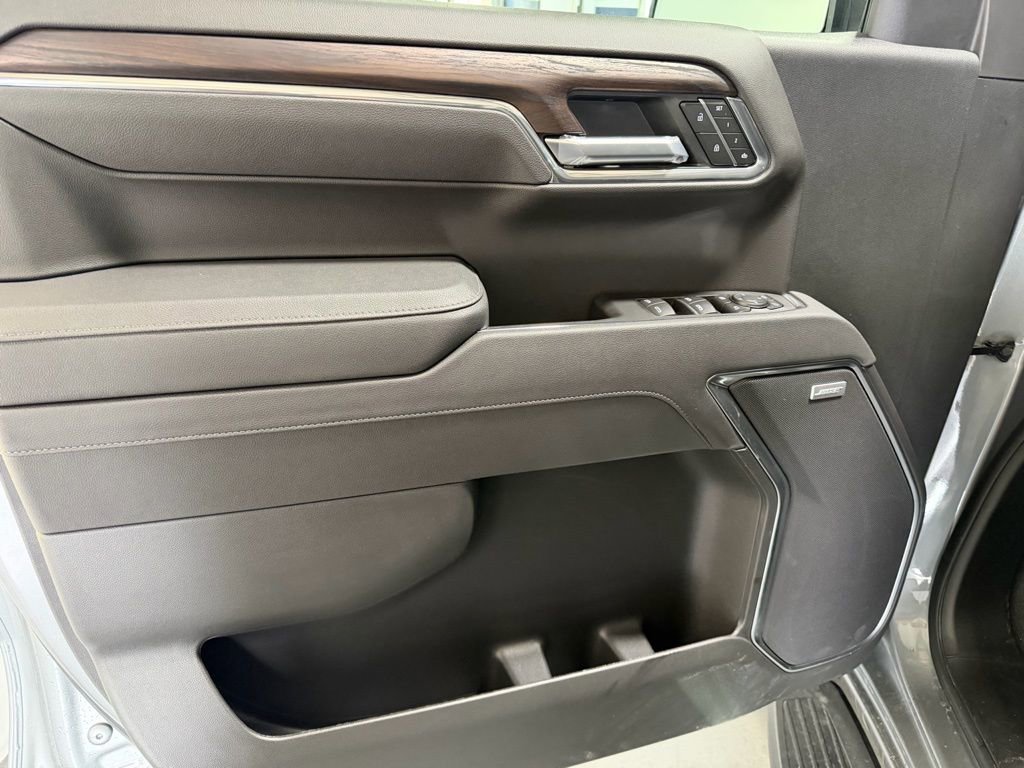 Used 2026 GMC Sierra 1500 SLT image 9