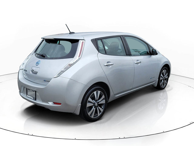 Used 2015 Nissan Leaf SL w/ Premium Package image 2