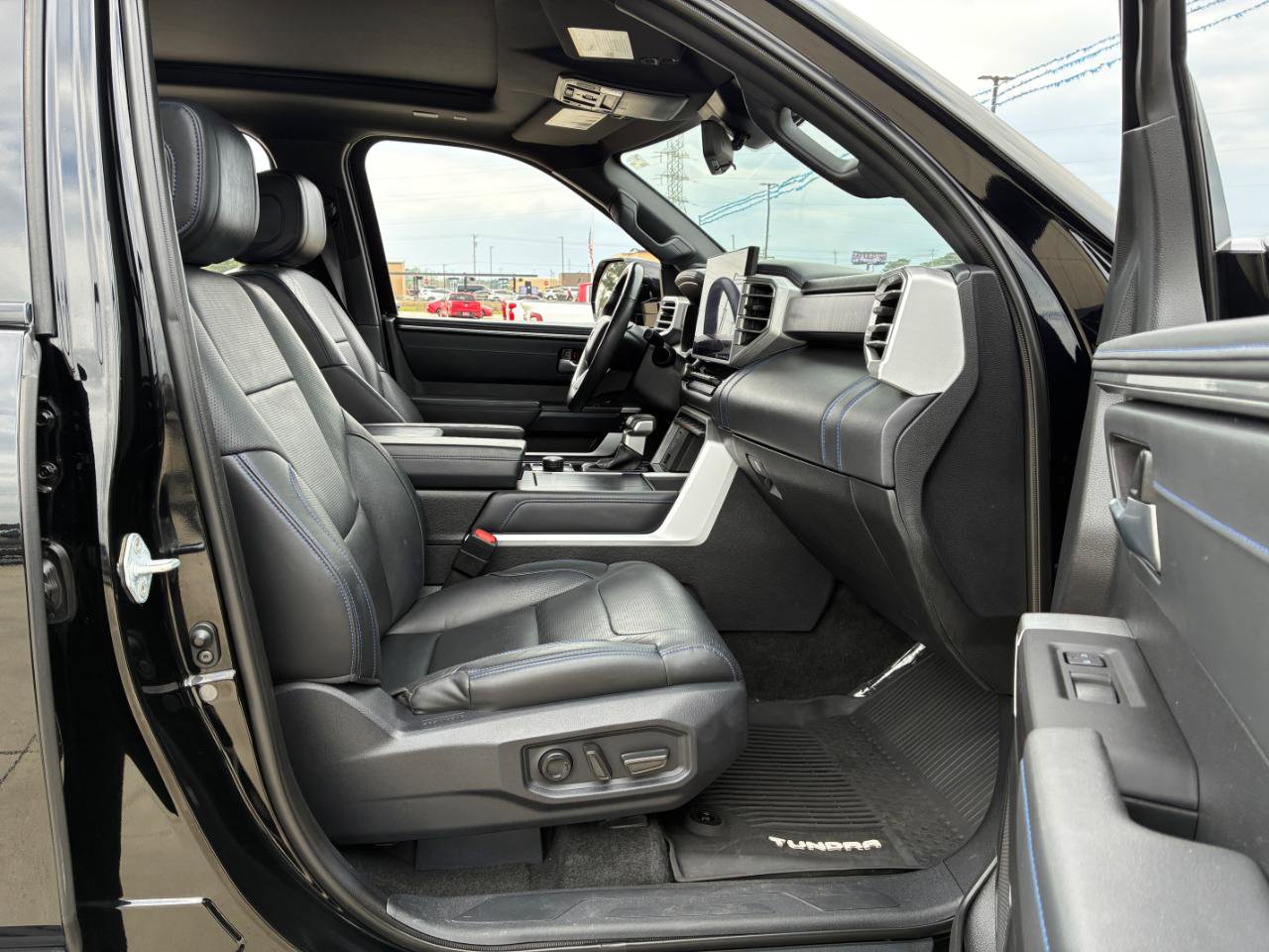 Used 2023 Toyota Tundra Platinum AWD/4WD image 17