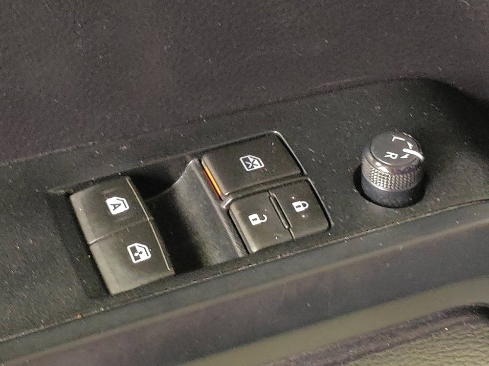 Used 2020 Toyota Tacoma SR image 27