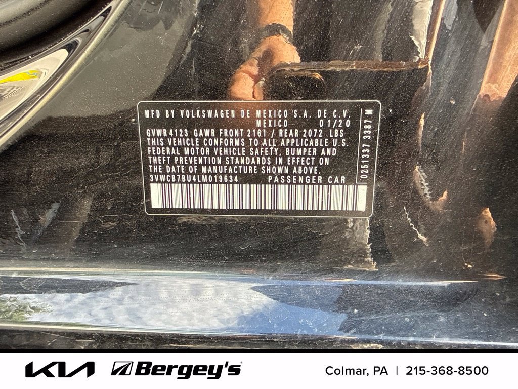 Used 2020 Volkswagen Jetta SE w/ SE Cold Weather Package FWD image 10