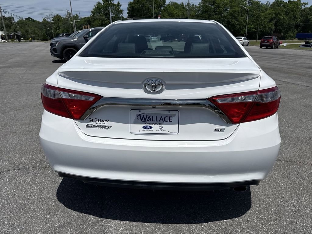 Used 2015 Toyota Camry SE FWD image 5