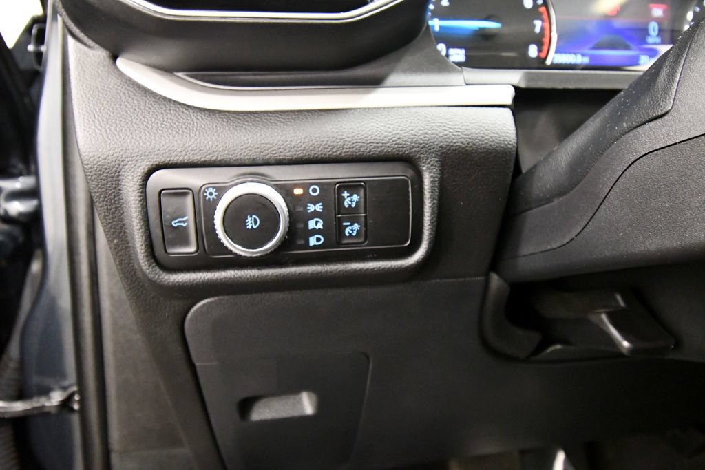 Used 2023 Ford Explorer XLT w/ Equipment Group 202A AWD/4WD image 20
