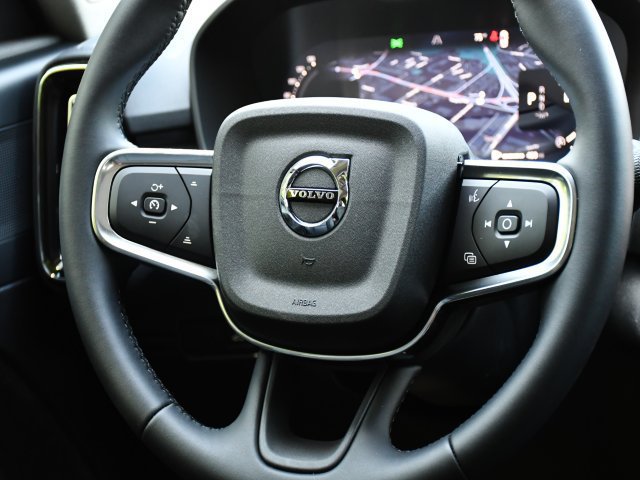 New 2026 Volvo XC40 B5 Plus w/ Protection Package Premier AWD/4WD image 18