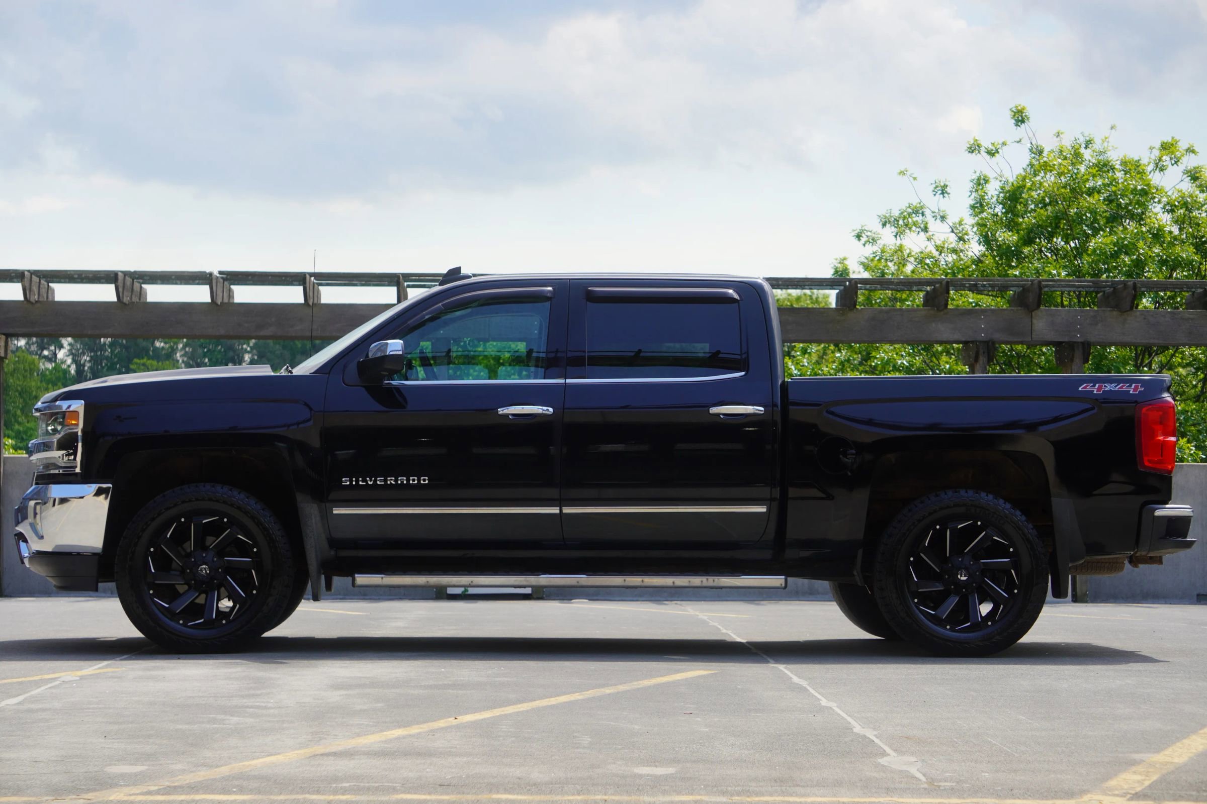 Used 2017 Chevrolet Silverado 1500 LTZ w/ Sport Package AWD/4WD image 8