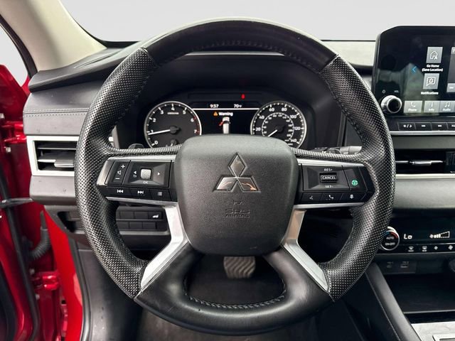 Used 2023 Mitsubishi Outlander SE image 25