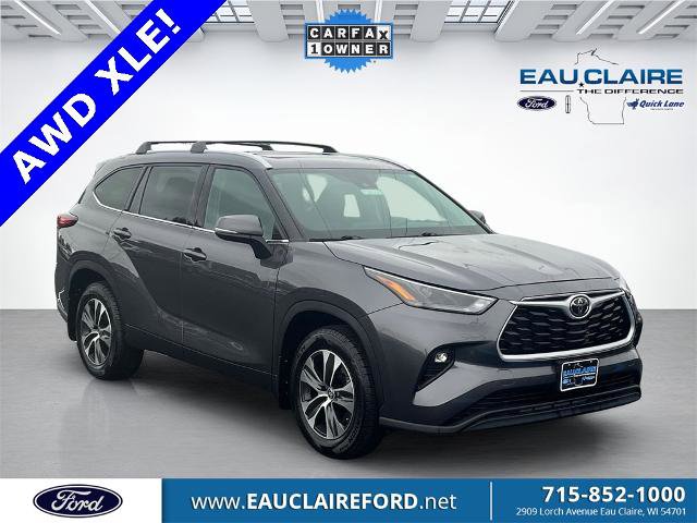 Used 2022 Toyota Highlander XLE image 1