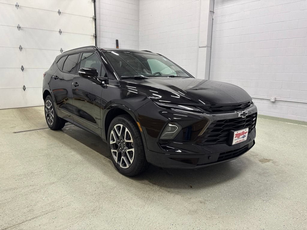 New 2026 Chevrolet Blazer RS w/ LPO, Floor Liner Package AWD/4WD image 2