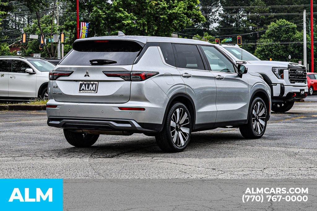 Used 2025 Mitsubishi Outlander SE FWD image 6