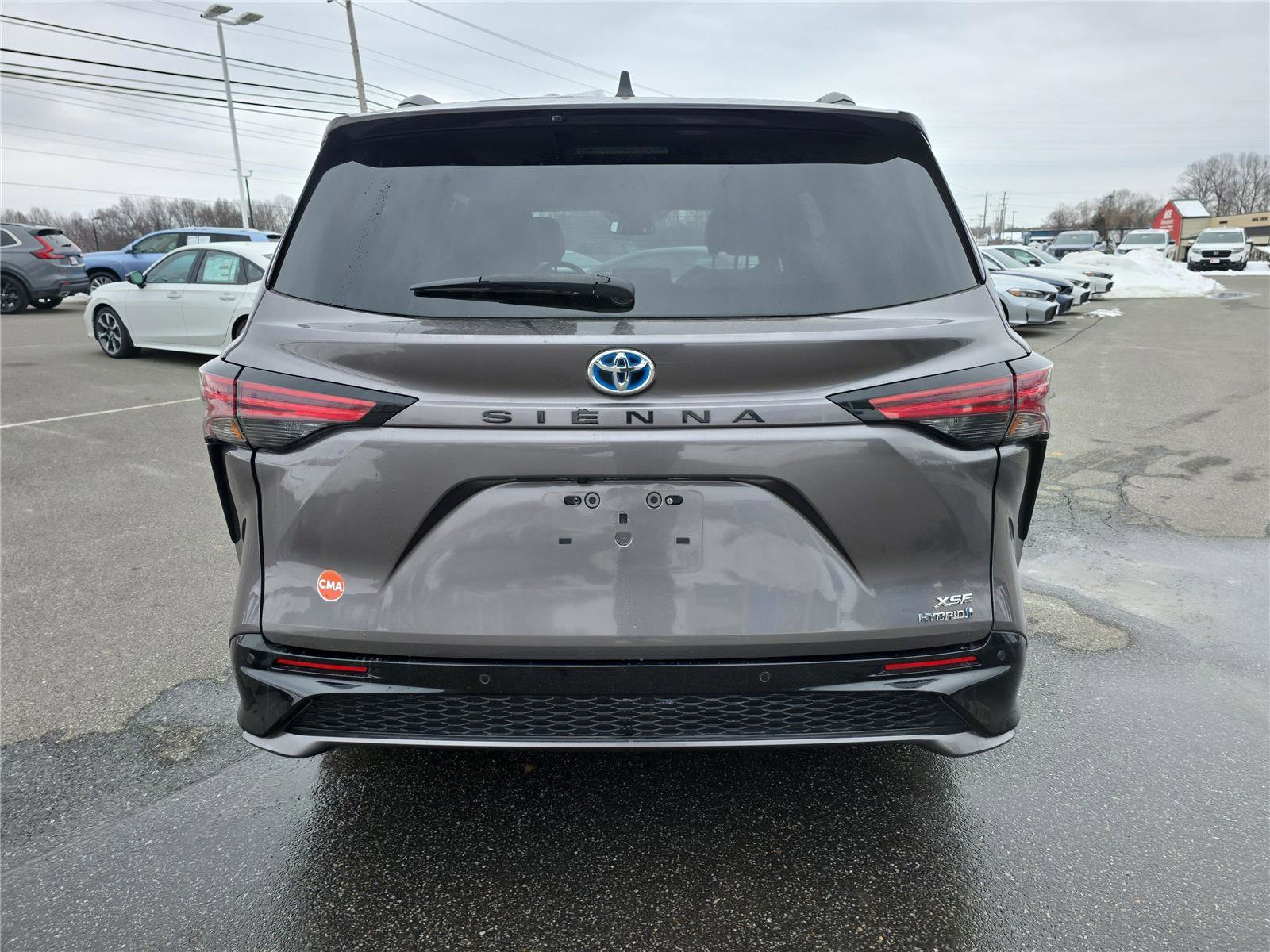 Used 2021 Toyota Sienna XSE w/ XSE Plus Package image 5