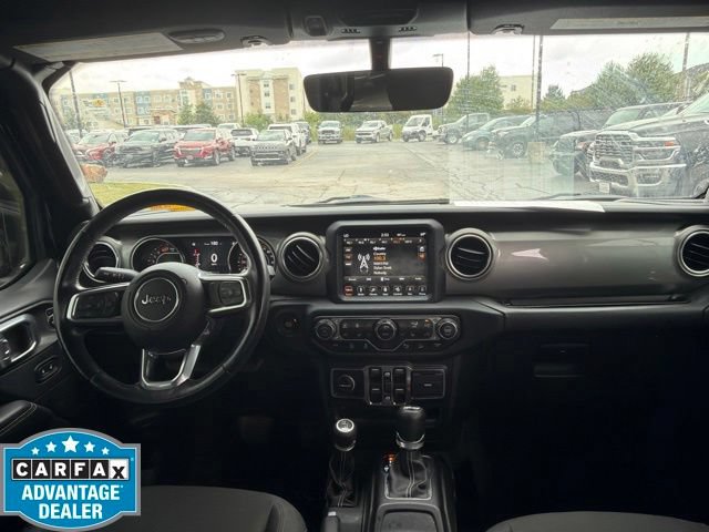 Used 2018 Jeep Wrangler Unlimited Sahara AWD/4WD image 14