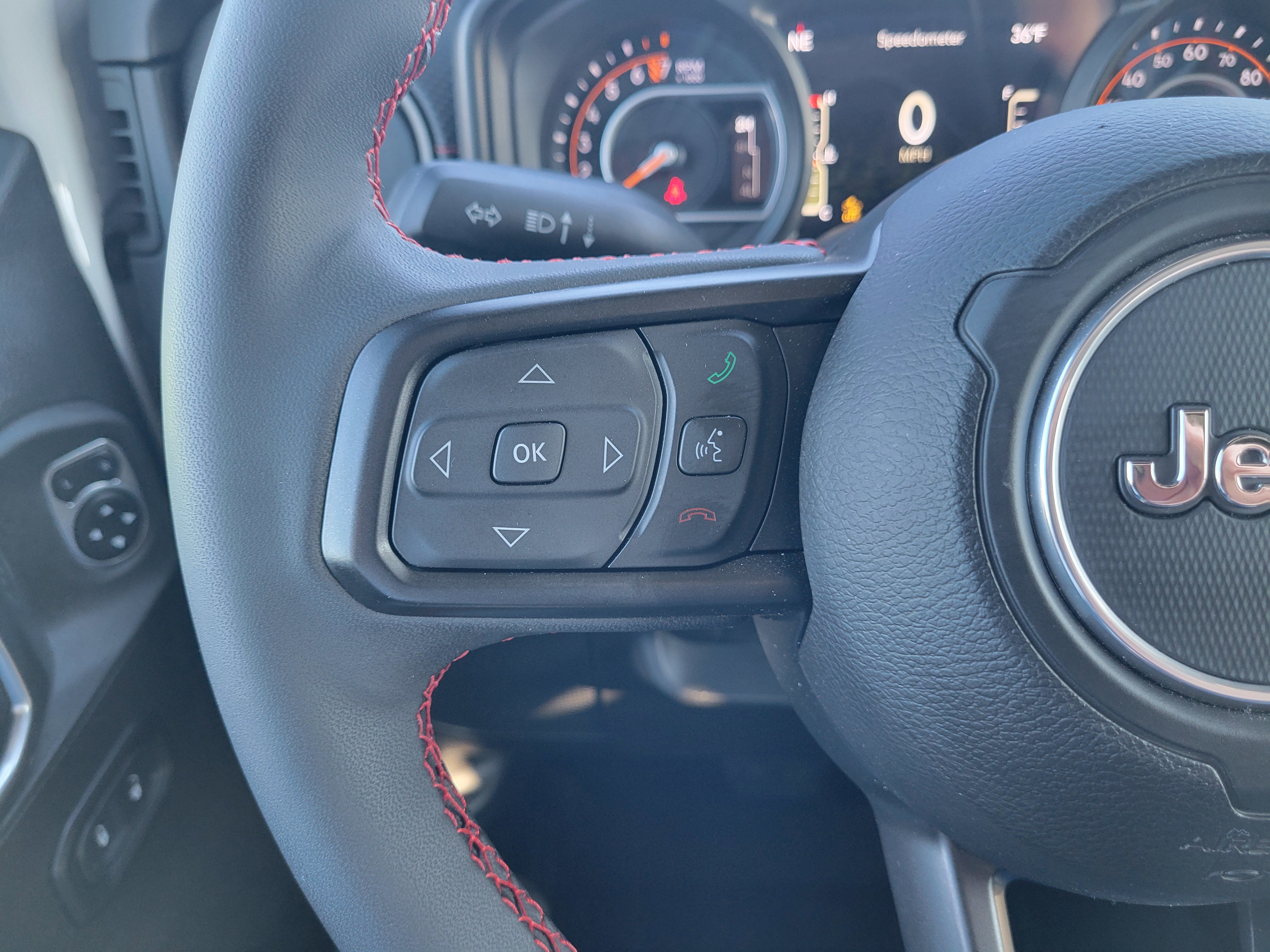 Used 2024 Jeep Gladiator Rubicon w/ Convenience Group image 24