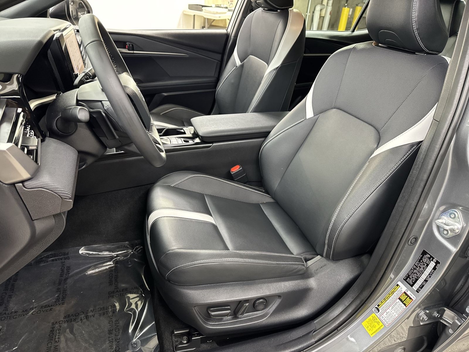 Used 2025 Toyota Camry SE FWD image 25