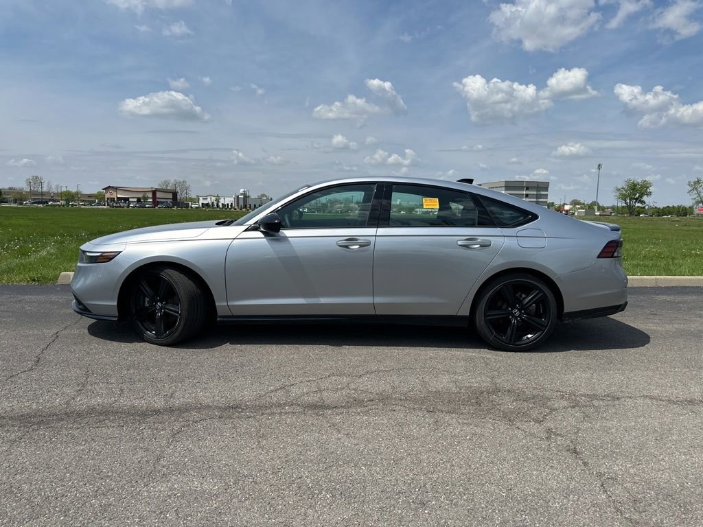 Used 2025 Honda Accord Sport image 8