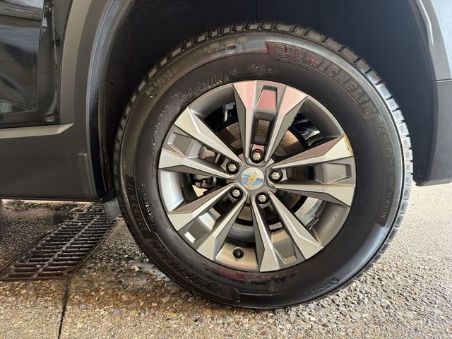 Certified 2025 Chevrolet Equinox LT AWD/4WD image 10