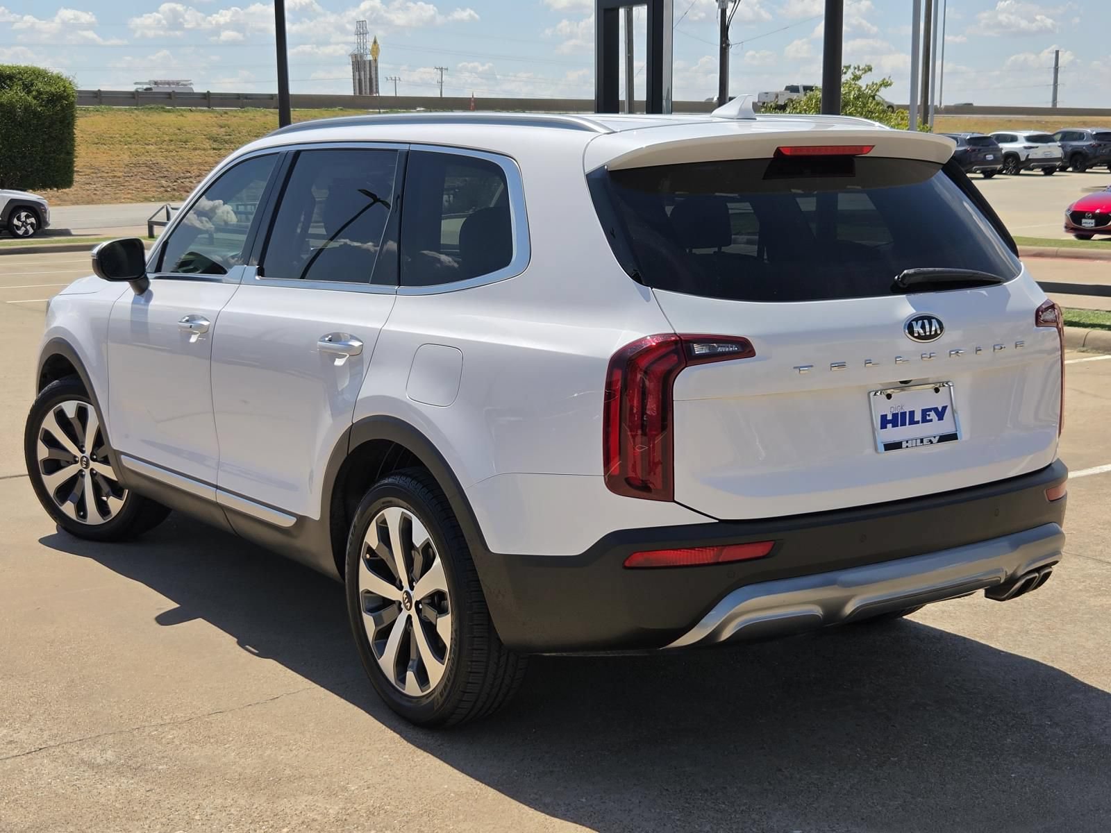 Used 2021 Kia Telluride S FWD image 3