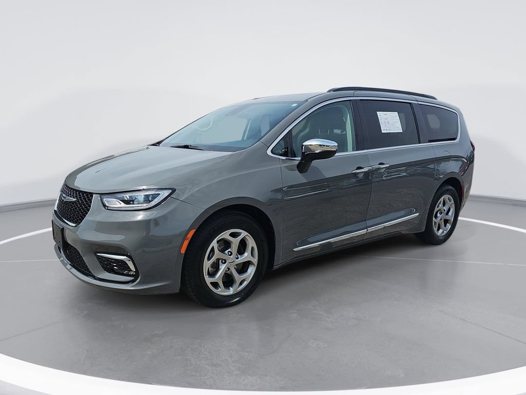 Used 2023 Chrysler Pacifica Limited FWD image 9