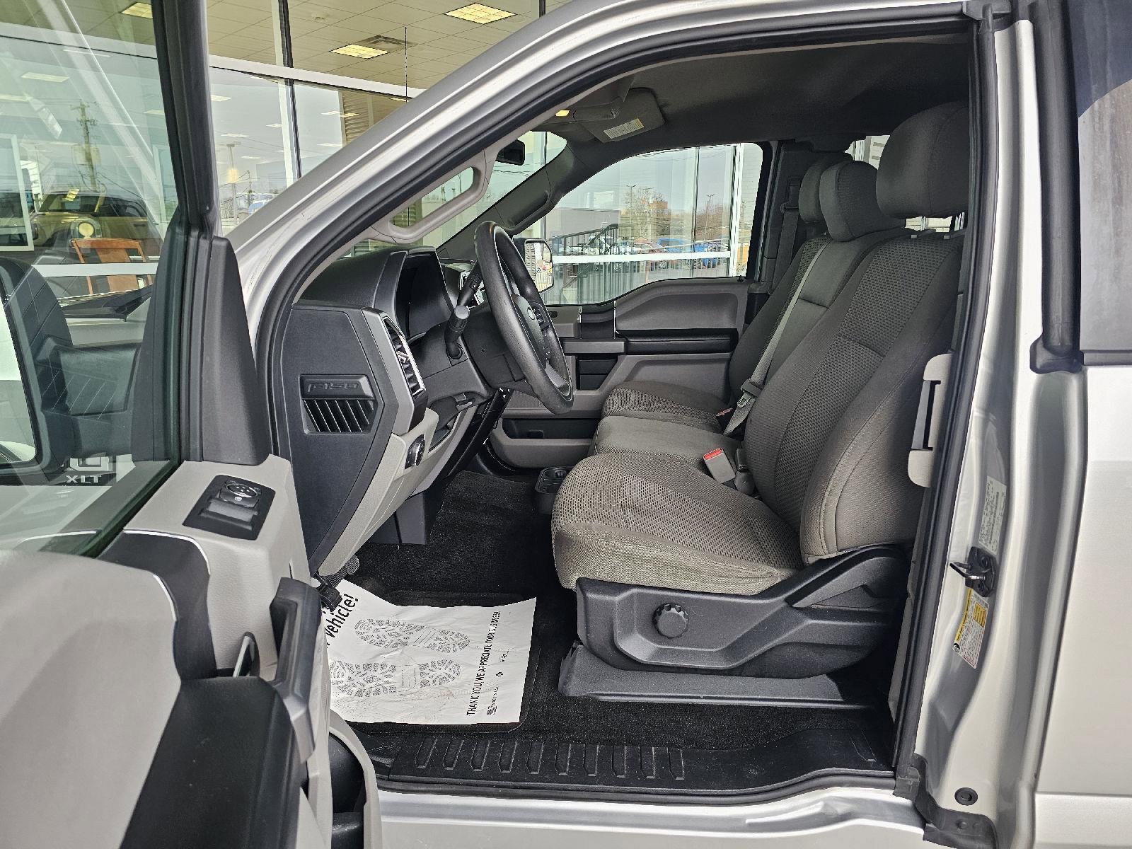 Used 2015 Ford F150 XLT image 17