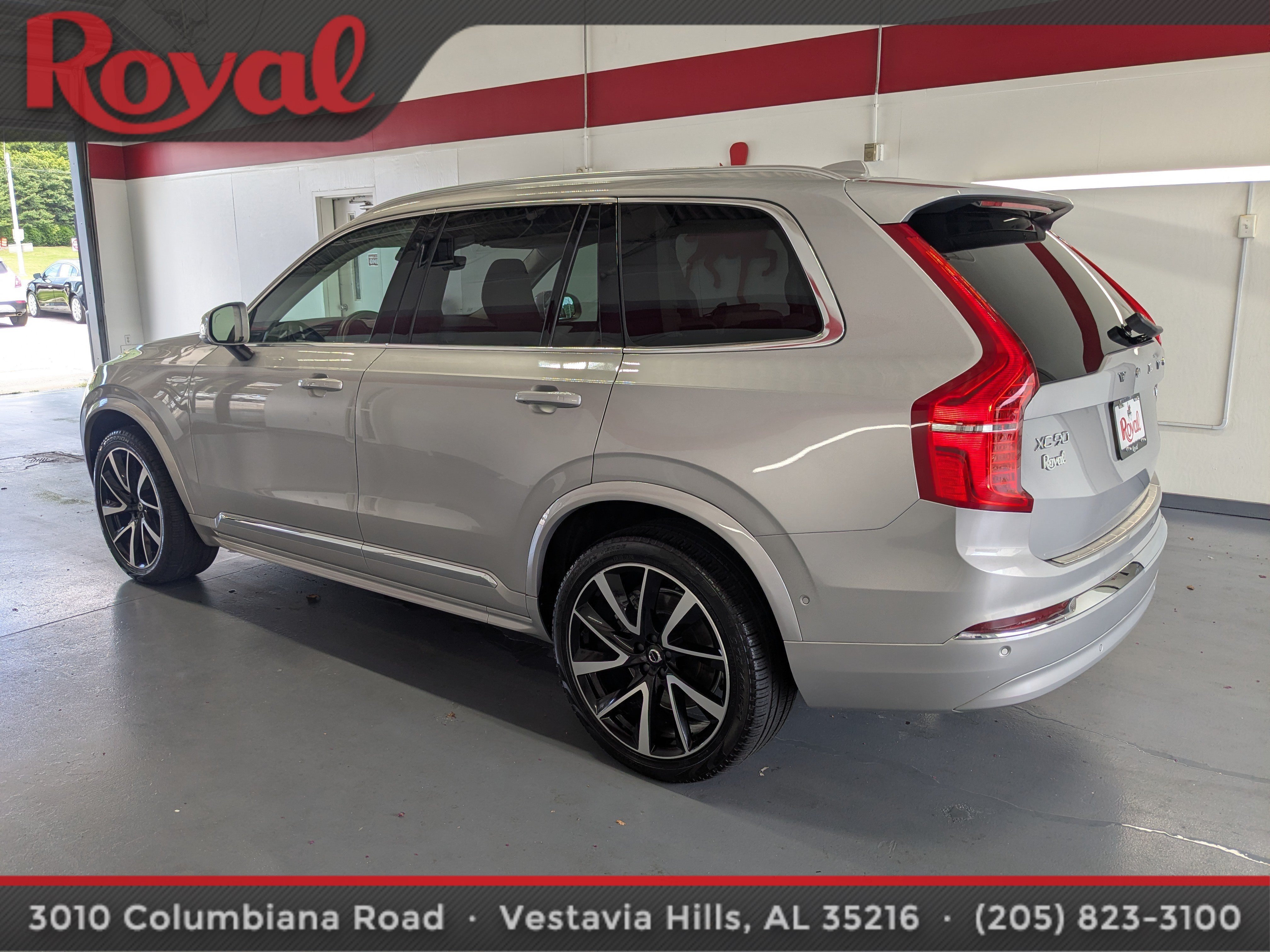 Used 2025 Volvo XC90 B6 Plus AWD/4WD image 2