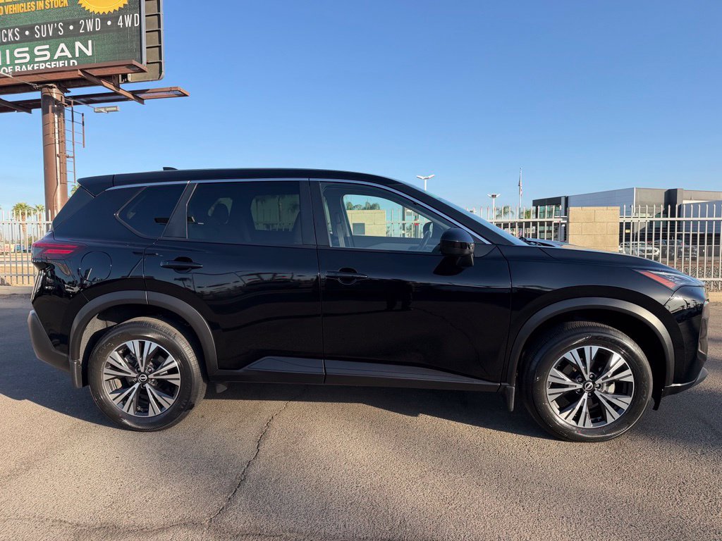Used 2023 Nissan Rogue SV FWD image 7