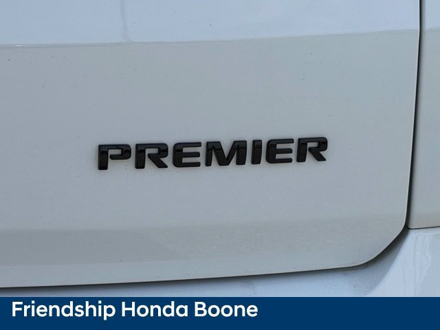 Used 2023 Chevrolet Traverse Premier FWD image 13