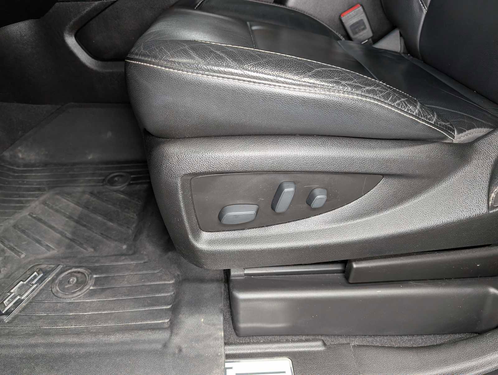 Used 2019 Chevrolet Tahoe LT w/ RST Edition AWD/4WD image 36