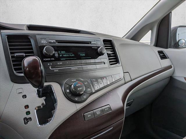 Used 2012 Toyota Sienna XLE image 8