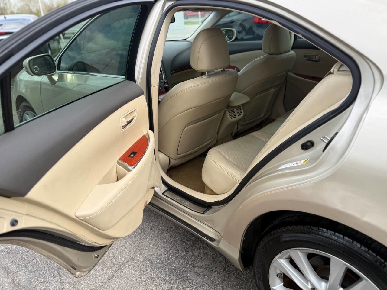 Used 2010 Lexus ES 350 FWD image 9