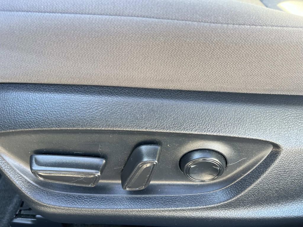 Used 2023 Toyota Camry LE image 28