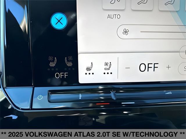 Used 2025 Volkswagen Atlas SE image 30