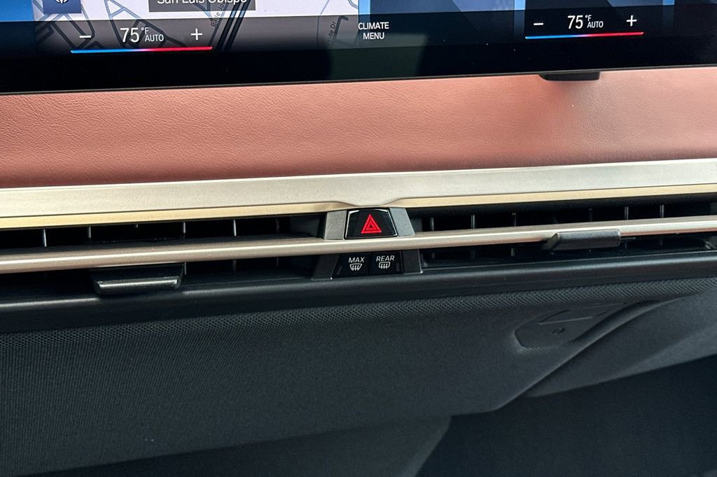 Used 2023 BMW iX xDrive50 w/ Sport Package image 23