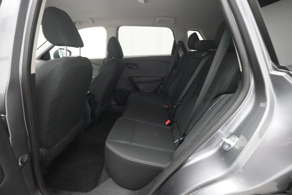 Used 2023 Nissan Rogue S AWD/4WD image 15