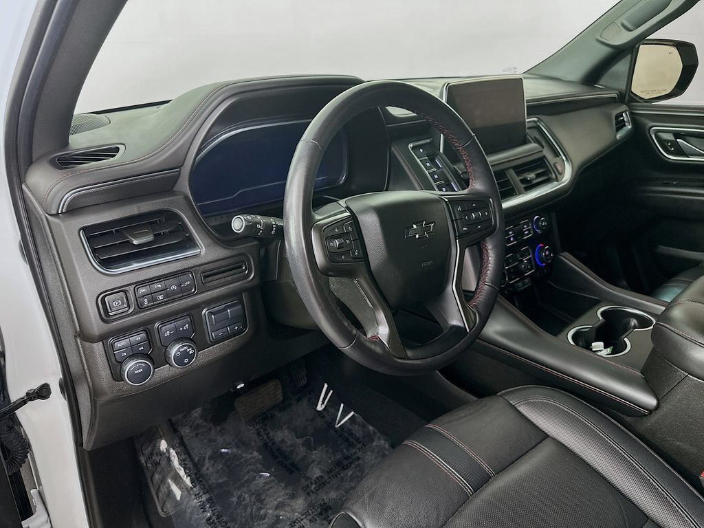 Used 2022 Chevrolet Suburban RST w/ Luxury Package AWD/4WD image 16
